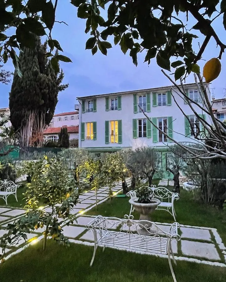 Apartment Magnifique Appartement Sur Jardin - Vieil Antibes